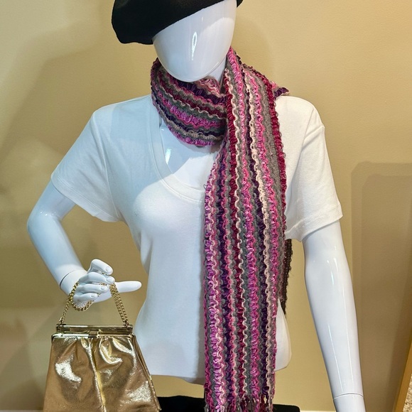 NWOT Long Pink and Purple Acrylic Velour Ribbon Scarf - Picture 3 of 11